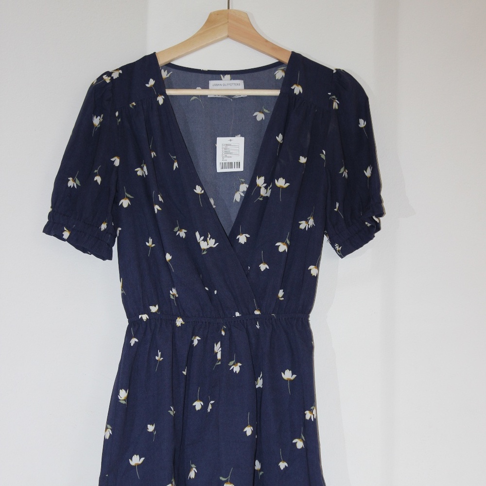 Urban Outfitters UO, Navy Floral Jumpsuit, XS, NWT